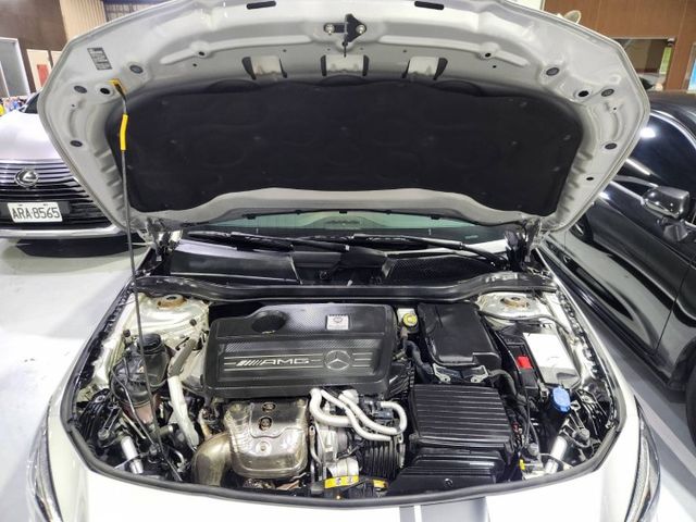 ♞Shooting Brake AMG CLA45 4MATIC 里程僅跑6萬公里♞動力配置亦有最大輸出高達381hp♞  第20張相片