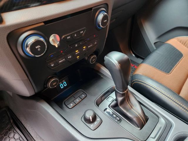 ♞Ranger 4x4 3.2柴油 里程僅跑5.6萬公里♞車主20幾萬改裝 輪框寬體+後廂+防撞桿+探照燈+底盤+導航♞  第17張相片