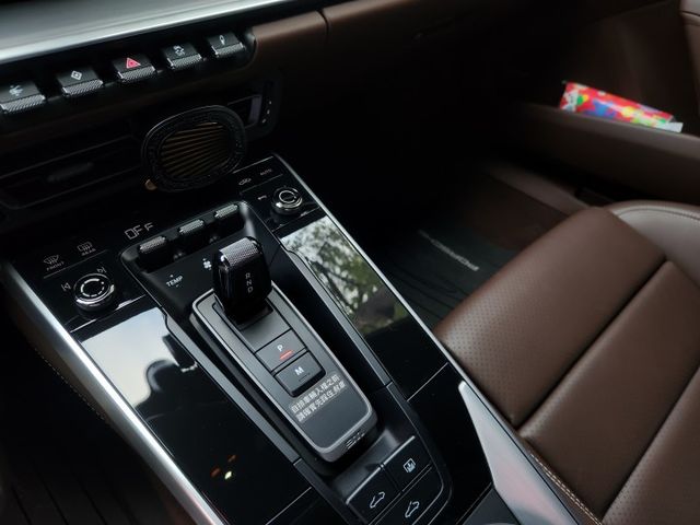 代友出售  2020年3月出廠 總代理    2020 Porsche 911 Carrera S Coupe  第14張相片