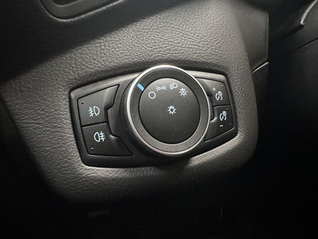 ♞ 245旗艦版 里程實跑10萬公里 ♞ACC主動式跟車+IKEY免鑰匙+駕駛座電動調整+電動尾門+車前雷達+換檔撥片♞  第13張相片