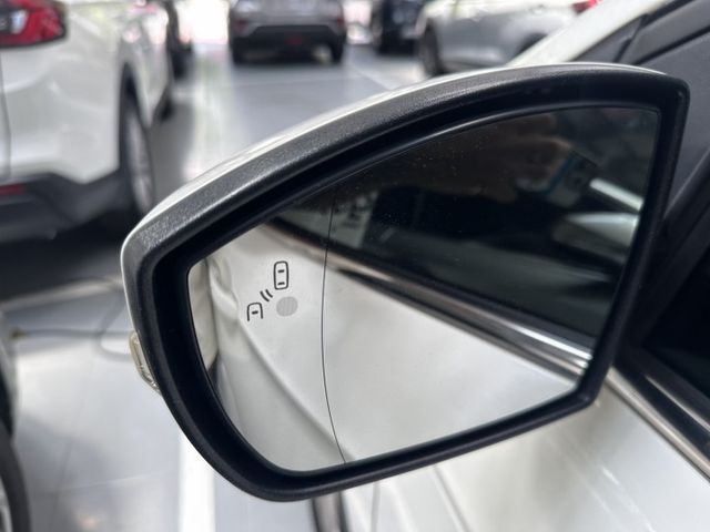 ♞ 245旗艦版 里程實跑10萬公里 ♞ACC主動式跟車+IKEY免鑰匙+駕駛座電動調整+電動尾門+車前雷達+換檔撥片♞  第18張相片