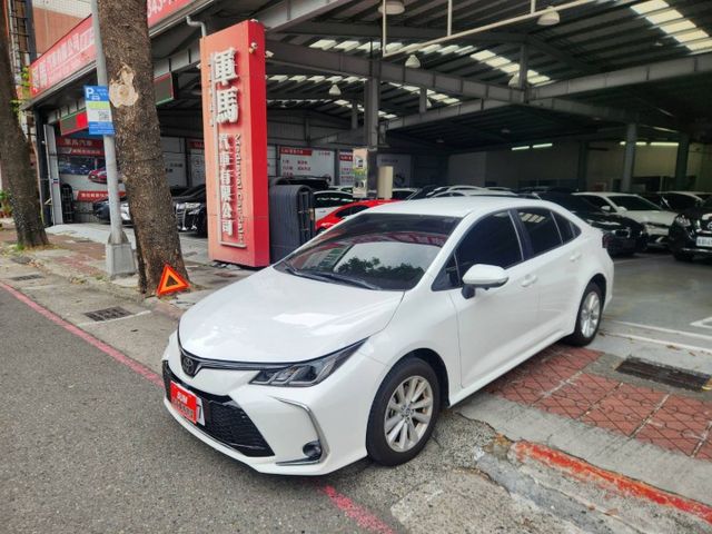 ♞1.8 豪華 里程僅跑8274公里 *新車原廠保固* 加選360環景影像♞ACC主動式跟車+IKEY免鑰匙+胎壓監控♞  第1張相片