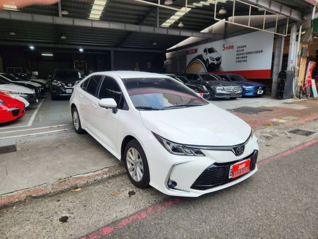 ♞1.8 豪華 里程僅跑8274公里 *新車原廠保固* 加選360環景影像♞ACC主動式跟車+IKEY免鑰匙+胎壓監控♞  第2張相片