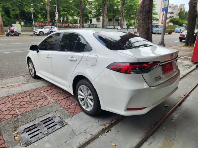 ♞1.8 豪華 里程僅跑8274公里 *新車原廠保固* 加選360環景影像♞ACC主動式跟車+IKEY免鑰匙+胎壓監控♞  第3張相片