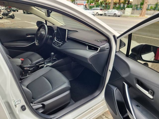 ♞1.8 豪華 里程僅跑8274公里 *新車原廠保固* 加選360環景影像♞ACC主動式跟車+IKEY免鑰匙+胎壓監控♞  第7張相片