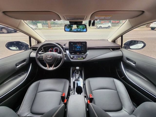 ♞1.8 豪華 里程僅跑8274公里 *新車原廠保固* 加選360環景影像♞ACC主動式跟車+IKEY免鑰匙+胎壓監控♞  第9張相片