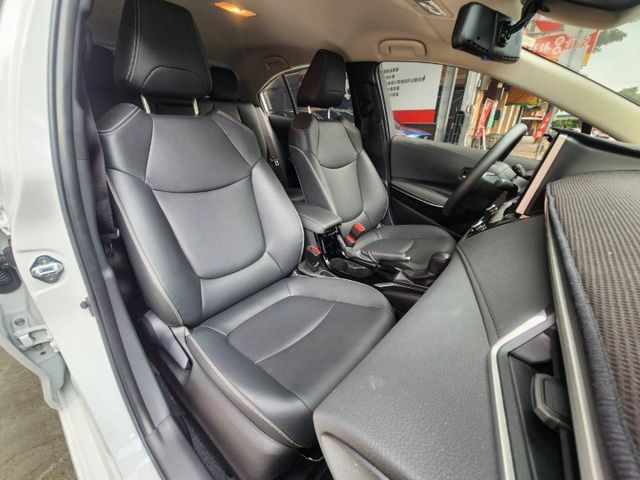 ♞1.8 豪華 里程僅跑8274公里 *新車原廠保固* 加選360環景影像♞ACC主動式跟車+IKEY免鑰匙+胎壓監控♞  第11張相片