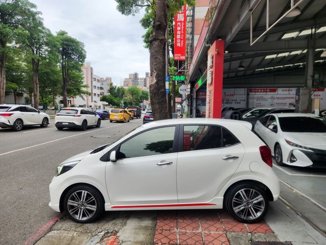 ♞GT-Line 頂級旗艦版♞原鈑件零事故 里程僅跑4萬多公里♞1.2升引擎超低稅金+超省油耗  第7張相片