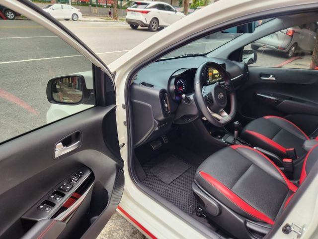 ♞GT-Line 頂級旗艦版♞原鈑件零事故 里程僅跑4萬多公里♞1.2升引擎超低稅金+超省油耗  第8張相片