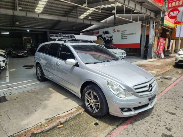 ♞總代理一手車，稀有白內裝♞實跑18萬公里♞全車氣氛燈+360度環景系統♞  第2張相片