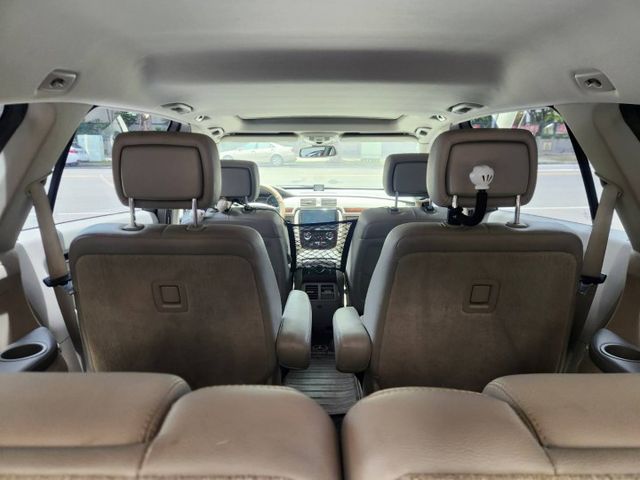 ♞總代理一手車，稀有白內裝♞實跑18萬公里♞全車氣氛燈+360度環景系統♞  第7張相片