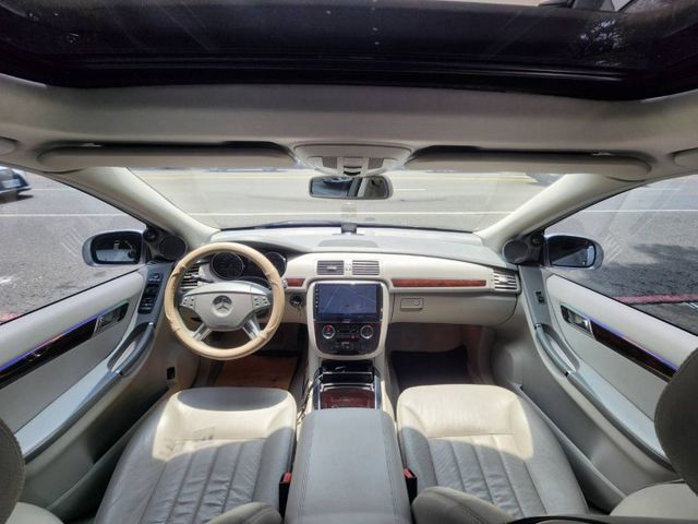 ♞總代理一手車，稀有白內裝♞實跑18萬公里♞全車氣氛燈+360度環景系統♞  第8張相片