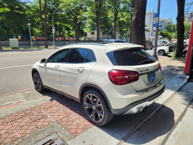 ♞市場稀少四輪傳動，小改版+電動尾門 ♞里程保證實跑9.7萬公里♞認證車可全貸♞  第4張相片