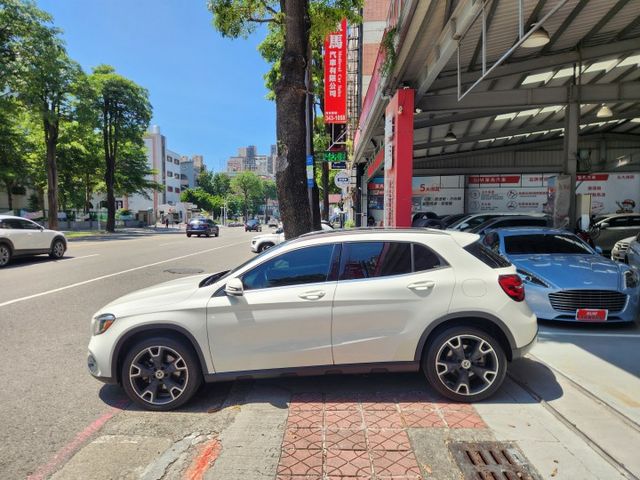 ♞市場稀少四輪傳動，小改版+電動尾門 ♞里程保證實跑9.7萬公里♞認證車可全貸♞  第8張相片