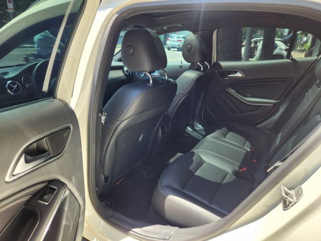 ♞市場稀少四輪傳動，小改版+電動尾門 ♞里程保證實跑9.7萬公里♞認證車可全貸♞  第11張相片