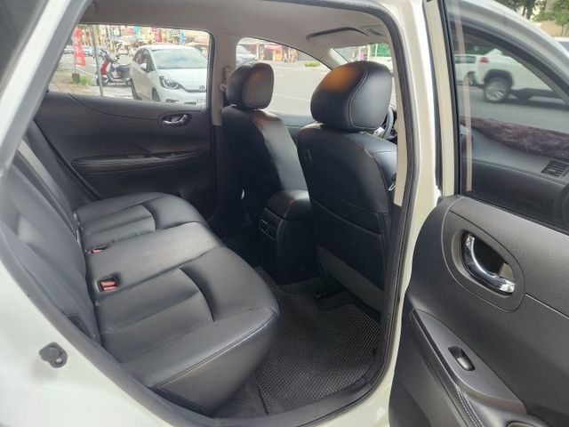 ♞落地新車車況♞旗艦版 IKEY免鑰匙+光感應頭燈+定速巡航+倒車顯影♞新車保固♞認證車可全貸♞  第11張相片