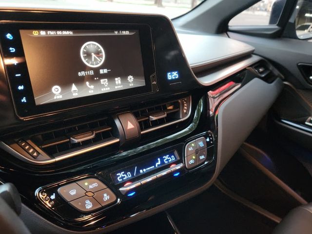 ♞日本進口時尚小休旅♞超低稅金+極省油耗表現♞ACC跟車輔助系統♞  第13張相片