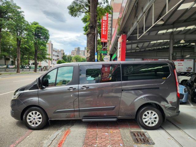 ♞市場稀少低里程+長軸9人座大休旅 ♞里程保證實跑6萬公里♞省油好開大空間  第5張相片