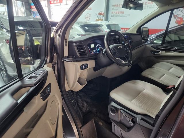 ♞市場稀少低里程+長軸9人座大休旅 ♞里程保證實跑6萬公里♞省油好開大空間  第15張相片