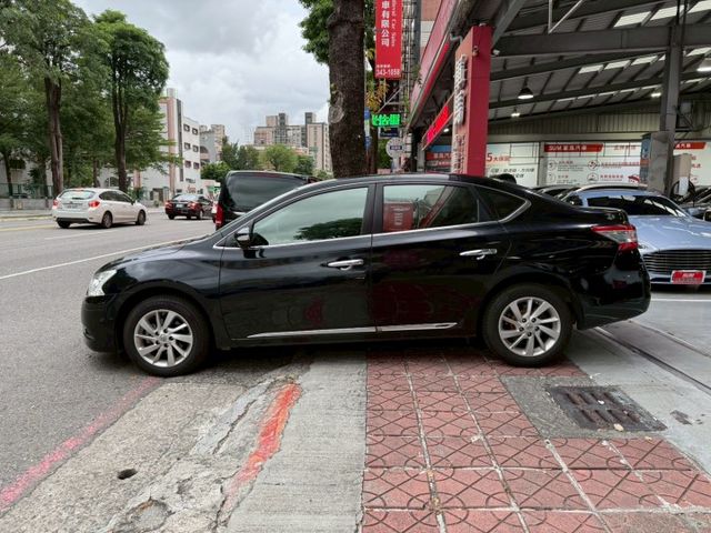 ♞豪華版+i-Key啟動.摸門♞安卓多媒體主機♞原鈑件車況極佳♞  第6張相片