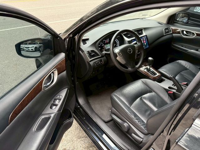 ♞豪華版+i-Key啟動.摸門♞安卓多媒體主機♞原鈑件車況極佳♞  第13張相片