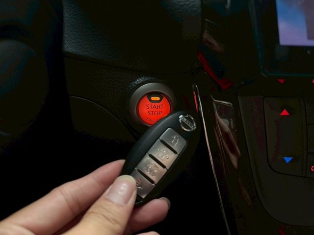 ♞豪華版+i-Key啟動.摸門♞安卓多媒體主機♞原鈑件車況極佳♞  第19張相片