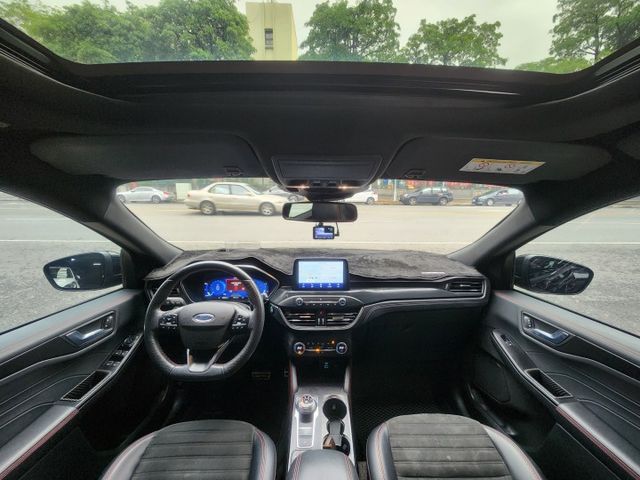 ♞Kuga EcoBoost 250 AWD ST-Line X 最旗艦版本♞實跑9萬公里♞  第8張相片