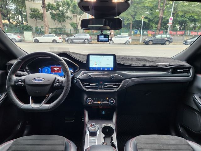 ♞Kuga EcoBoost 250 AWD ST-Line X 最旗艦版本♞實跑9萬公里♞  第9張相片