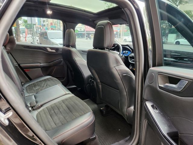 ♞Kuga EcoBoost 250 AWD ST-Line X 最旗艦版本♞實跑9萬公里♞  第13張相片