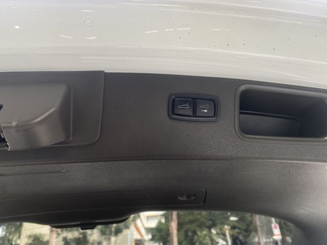 ♞2017 Porsche Macan S Diesel♞總代理♞ 極佳車況 內外氣氛極佳♞ 一手車♞  第7張相片