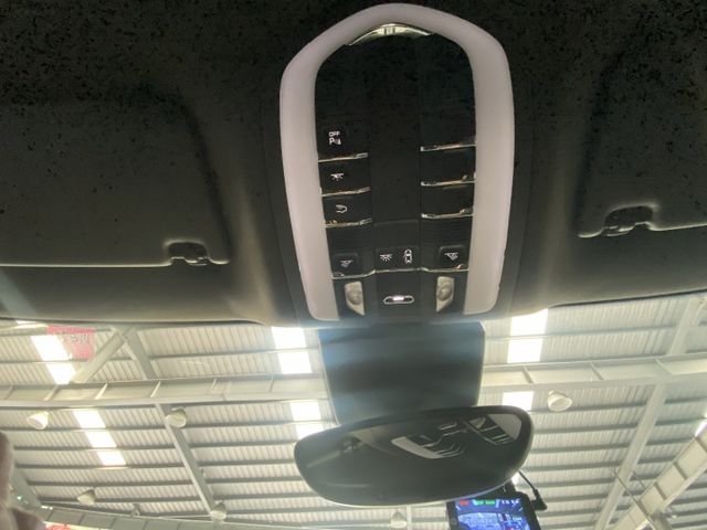 ♞2017 Porsche Macan S Diesel♞總代理♞ 極佳車況 內外氣氛極佳♞ 一手車♞  第15張相片