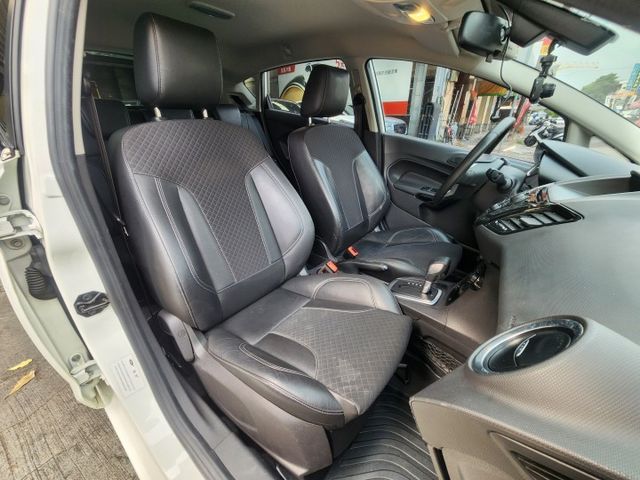 ♞低稅金 大馬力♞歐系極佳操控 安全性能享受♞  第12張相片