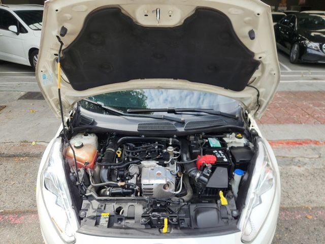 ♞低稅金 大馬力♞歐系極佳操控 安全性能享受♞  第17張相片