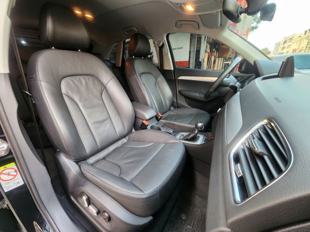 ♞僅跑7萬多公里♞全程原廠保養紀錄完整♞全車100%原鈑件無事故.超美一手車♞  第13張相片