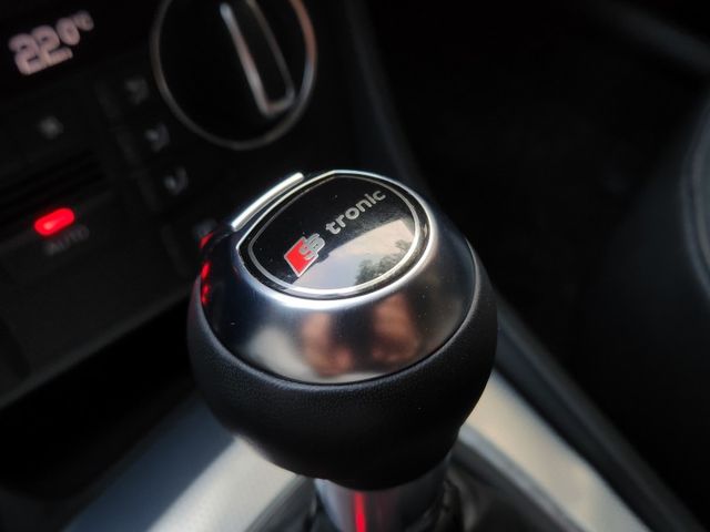 ♞僅跑7萬多公里♞全程原廠保養紀錄完整♞全車100%原鈑件無事故.超美一手車♞  第16張相片