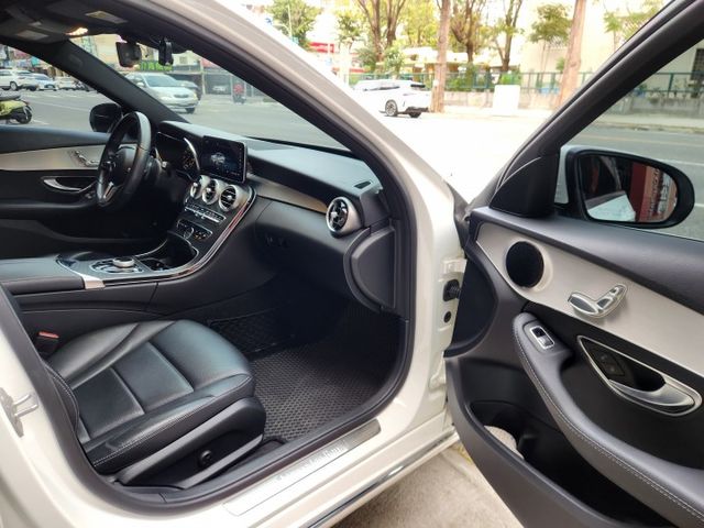 ♞僅跑4萬多公里♞全程原廠保養♞無菸車.極佳車況♞全車無改裝 一手女用♞  第11張相片