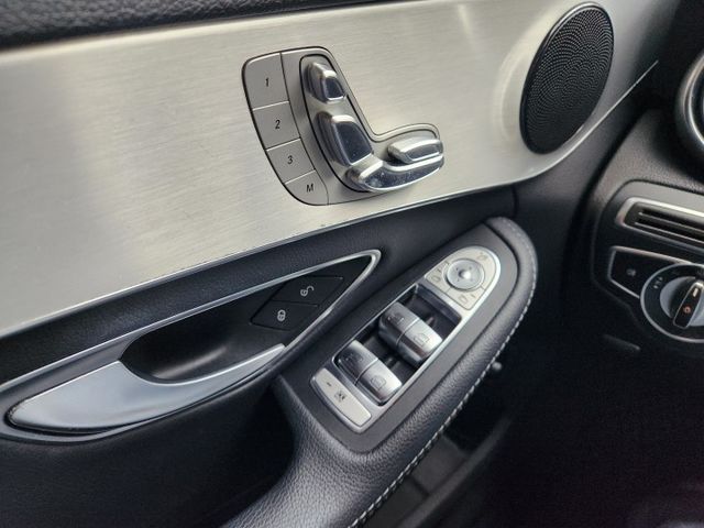 ♞僅跑4萬多公里♞全程原廠保養♞無菸車.極佳車況♞全車無改裝 一手女用♞  第19張相片