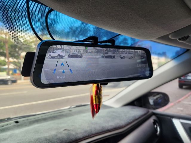 ♞i-key+摸門免鑰匙♞全車原鈑件零事故♞原廠X版空力套件+18吋鋁圈♞無菸.一手車♞  第16張相片