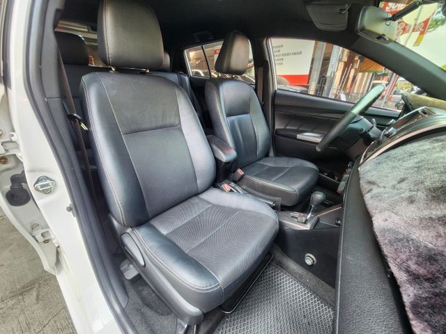 ♞原廠多媒體主機+綠巨人排檔鎖 精裝版♞無菸.一手車♞省油 好開 大空間♞  第11張相片