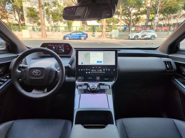 ♞僅跑5萬公里♞日本原裝進口♞一手主管坐駕♞滿電里程626km♞CCS1快速充電♞  第8張相片