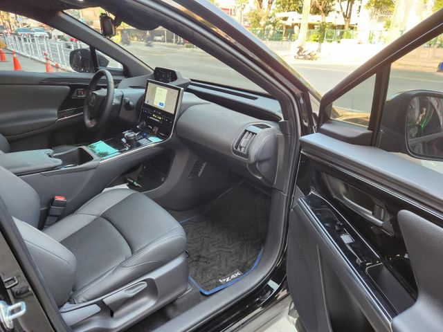 ♞僅跑5萬公里♞日本原裝進口♞一手主管坐駕♞滿電里程626km♞CCS1快速充電♞  第11張相片