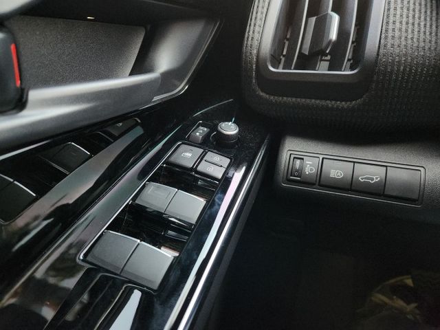 ♞日本原裝進口♞僅跑6萬多公里♞全車原漆原鈑件.零事故每車♞滿電里程626km♞  第17張相片