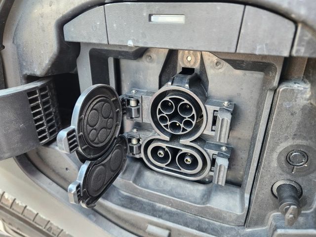 ♞僅跑3萬公里♞全車原漆原鈑件♞日本原裝進口♞滿電里程626km♞CCS1快速充電♞  第14張相片