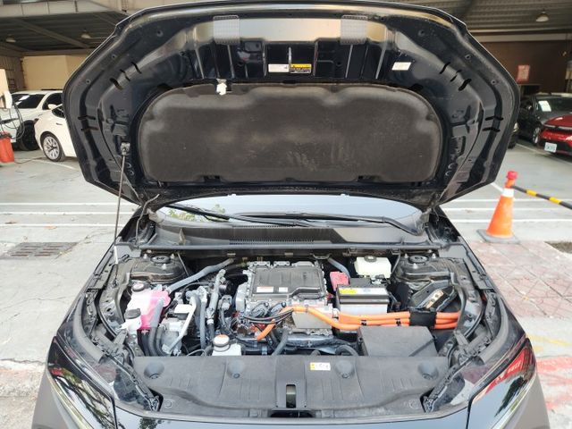 ♞僅跑3萬公里♞全車原漆原鈑件♞日本原裝進口♞滿電里程626km♞CCS1快速充電♞  第19張相片