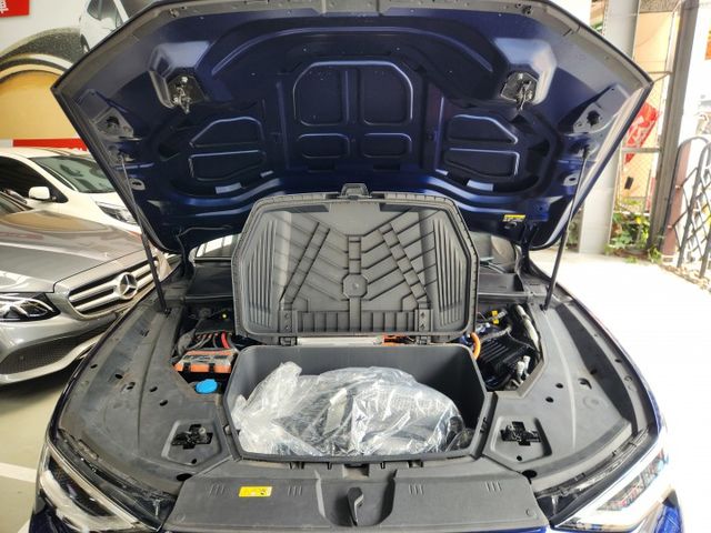 ♞2023年式/領牌♞全車5年保固中♞原鈑件零事故 漂亮一手車♞滿電里程446km♞CCS1快速充電♞  第20張相片