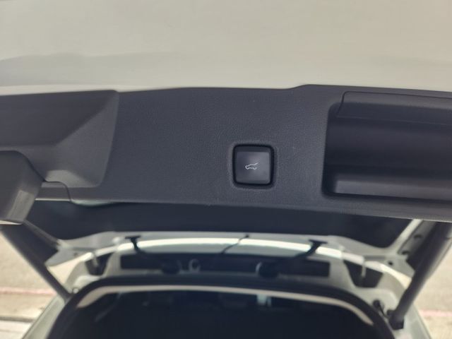 ♞360環景♞實跑4萬多公里♞B O揚聲器♞電動尾門♞全車原廠保養♞  第7張相片