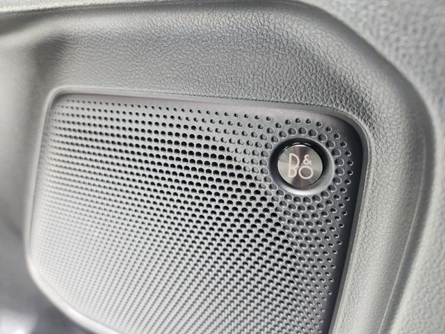 ♞360環景♞實跑4萬多公里♞B O揚聲器♞電動尾門♞全車原廠保養♞  第15張相片