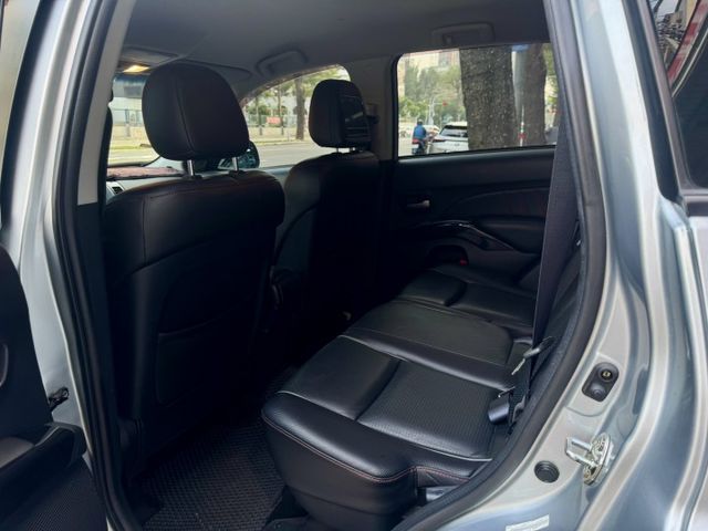 ♞奧蘭德2WD 精緻型♞ 一年僅跑一萬公里♞定速巡航+倒車顯影+抬頭顯示器+免鑰匙啟動♞認證車可全貸♞  第6張相片