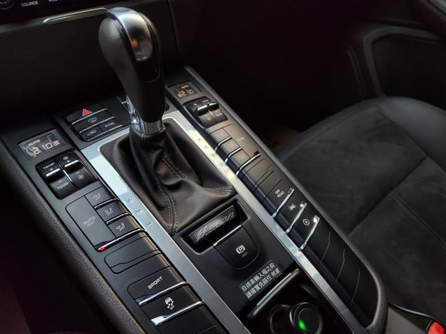 ♞2017 Porsche Macan S Diesel♞總代理♞ 極佳車況 內外氣氛極佳♞ 一手車♞  第13張相片