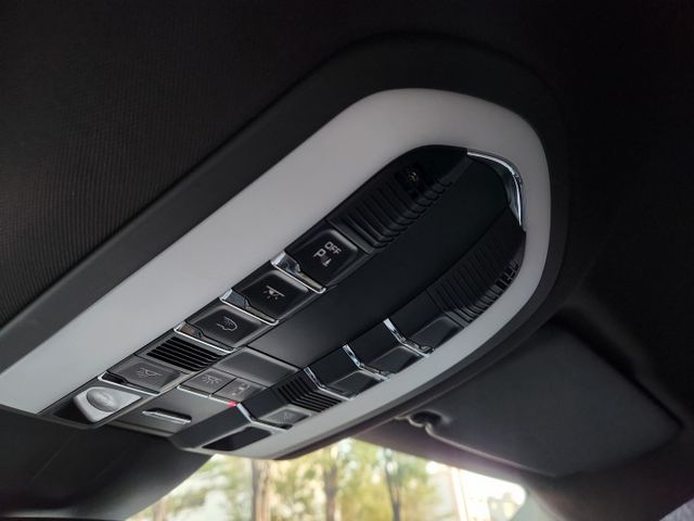 ♞2017 Porsche Macan S Diesel♞總代理♞ 極佳車況 內外氣氛極佳♞ 一手車♞  第19張相片